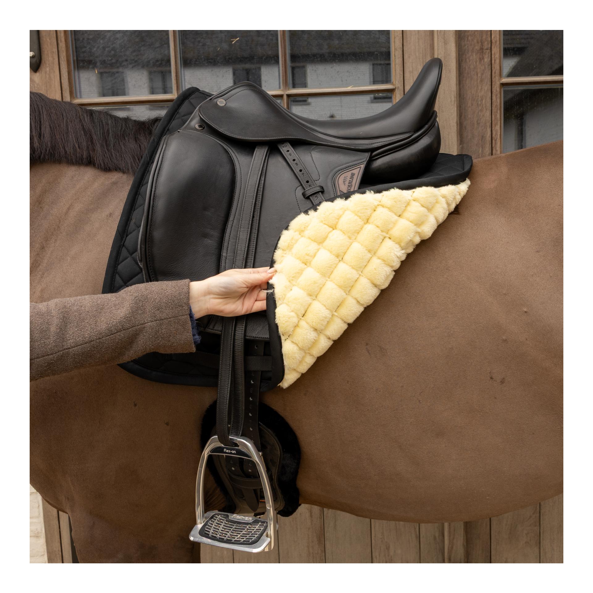 Kentucky Schabracke mit Lammfell Diamand Skin Friendly