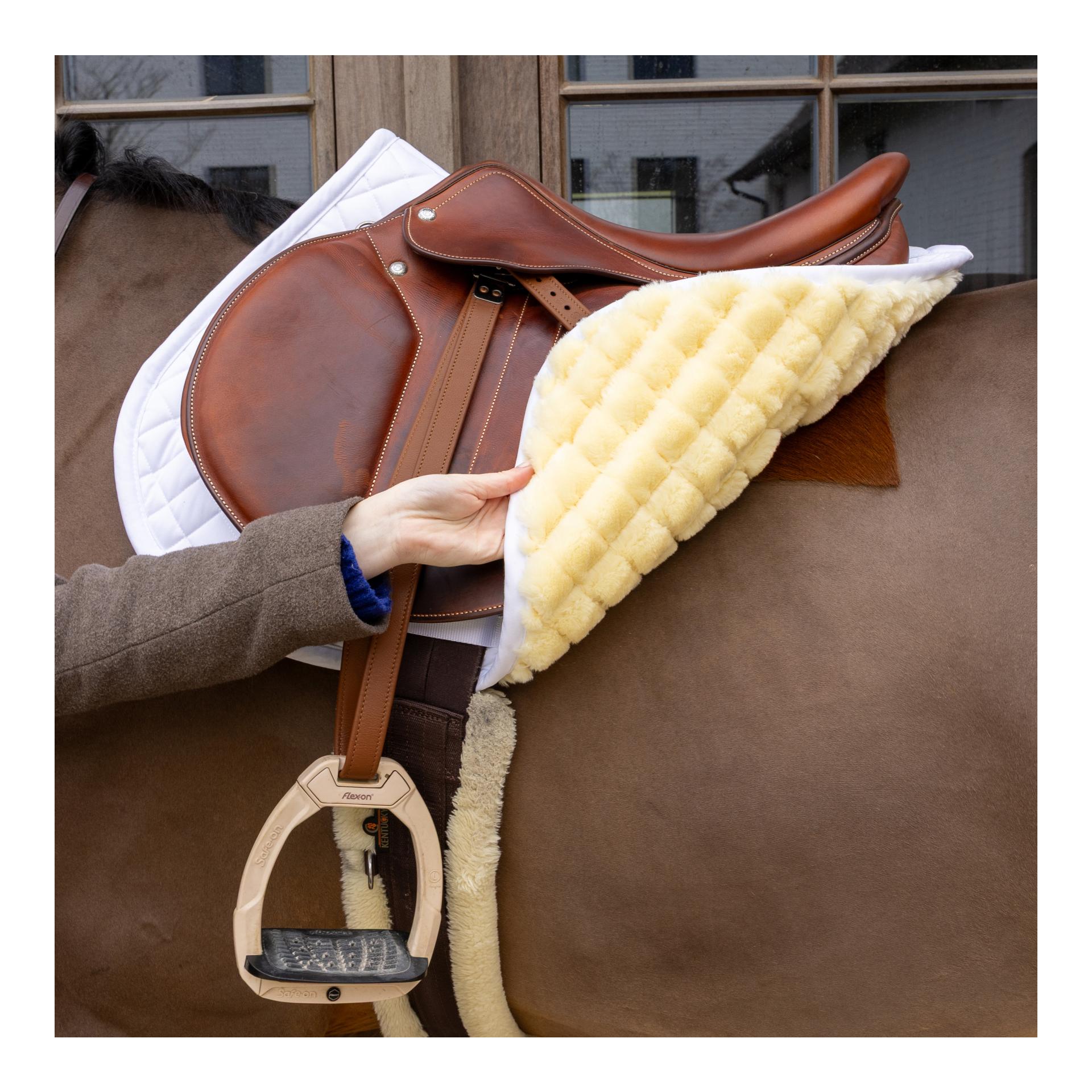 Kentucky Schabracke mit Lammfell Diamand Skin Friendly