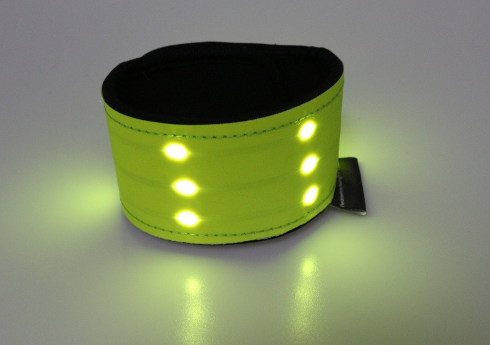 Animal Light Leuchtgamaschen und Armbinde von Animal Light im Set