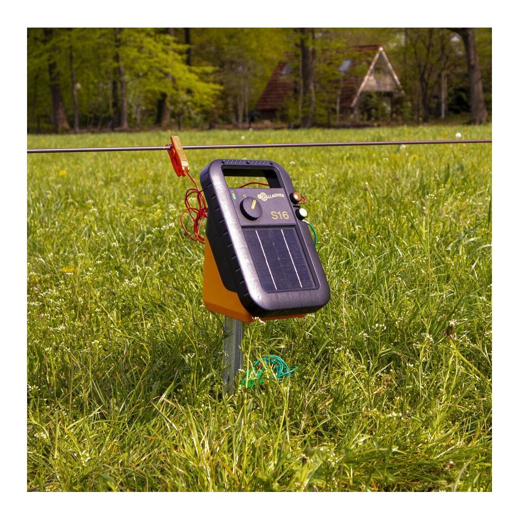 Gallagher Électrificateur solaire S16 – batterie incl.