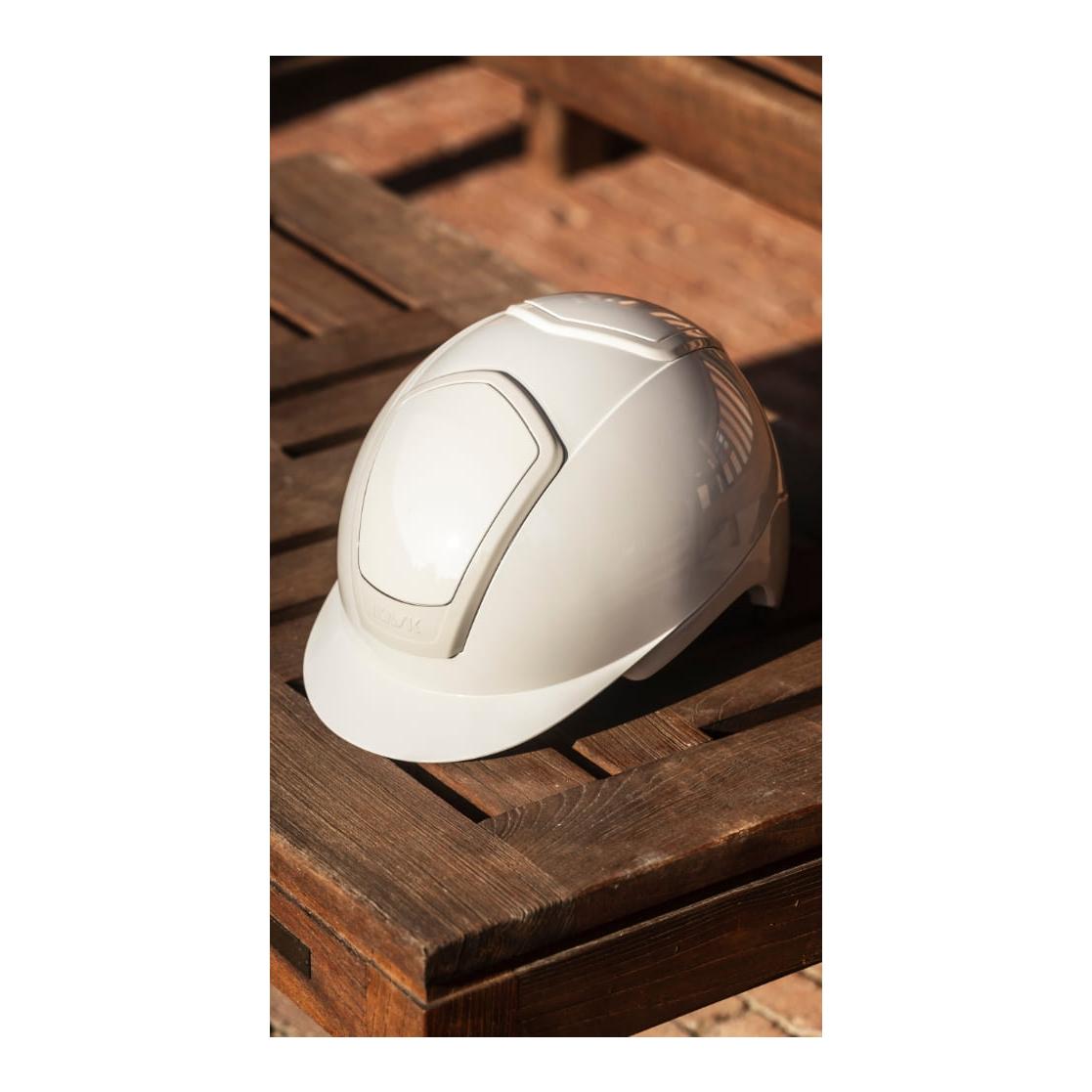 KASK Reithelm Nemesi Shine - schwarzer Kinnriemen