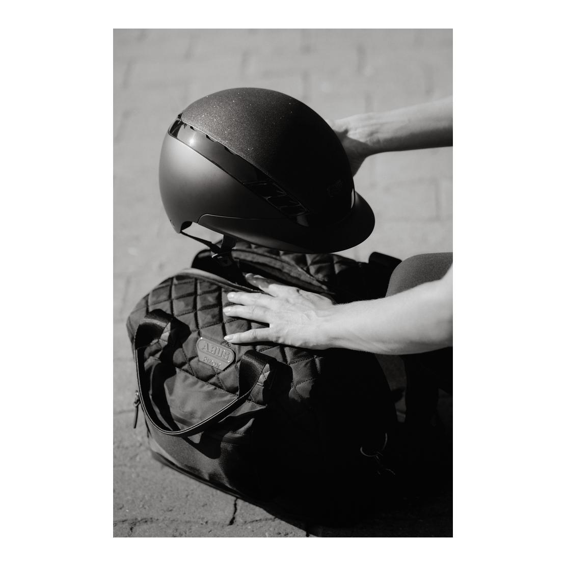 Pikeur Helmtasche