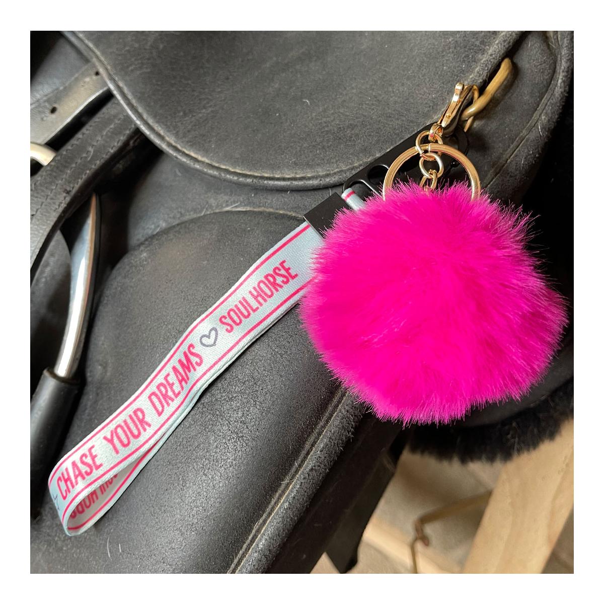 Soulhorse Pom Pom Schlüsselanhänger "Chase your dreams"