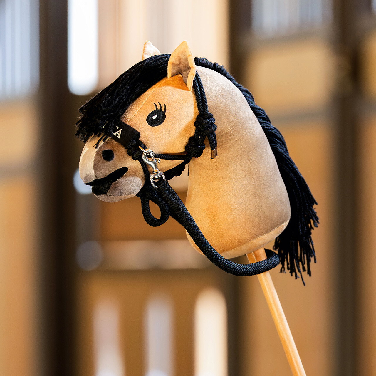 QHP Nalanta Knotenhalfter mit zügel Hobby horse