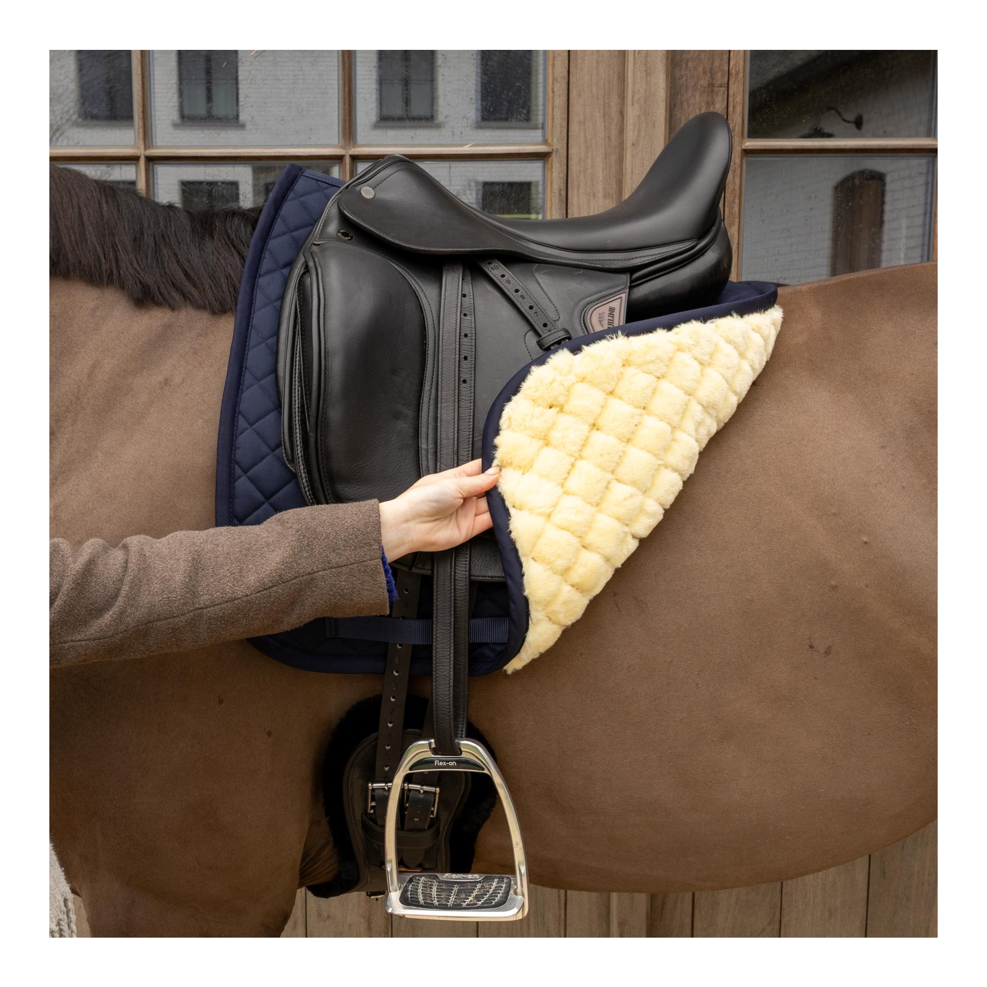 Kentucky Schabracke mit Lammfell Diamand Skin Friendly